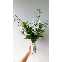 Designerski Wazon Kostki do Gry z Białymi Kwiatami Dekoracja do Domu Biura