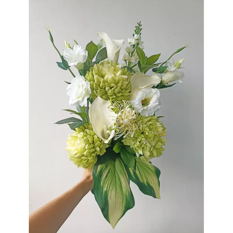 Bukiet do wazonu na cmentarz – stabilizowany – kalle, eustomy, chryzantemy