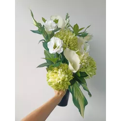 Bukiet do wazonu na cmentarz – stabilizowany – kalle, eustomy, chryzantemy