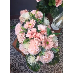 Zestaw nagrobny pudrowy róż: stabilizowany bukiet + stroik + znicz 31 cm