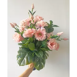 Zestaw nagrobny pudrowy róż: stabilizowany bukiet + stroik + znicz 31 cm