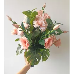 Zestaw nagrobny pudrowy róż: stabilizowany bukiet + stroik + znicz 31 cm