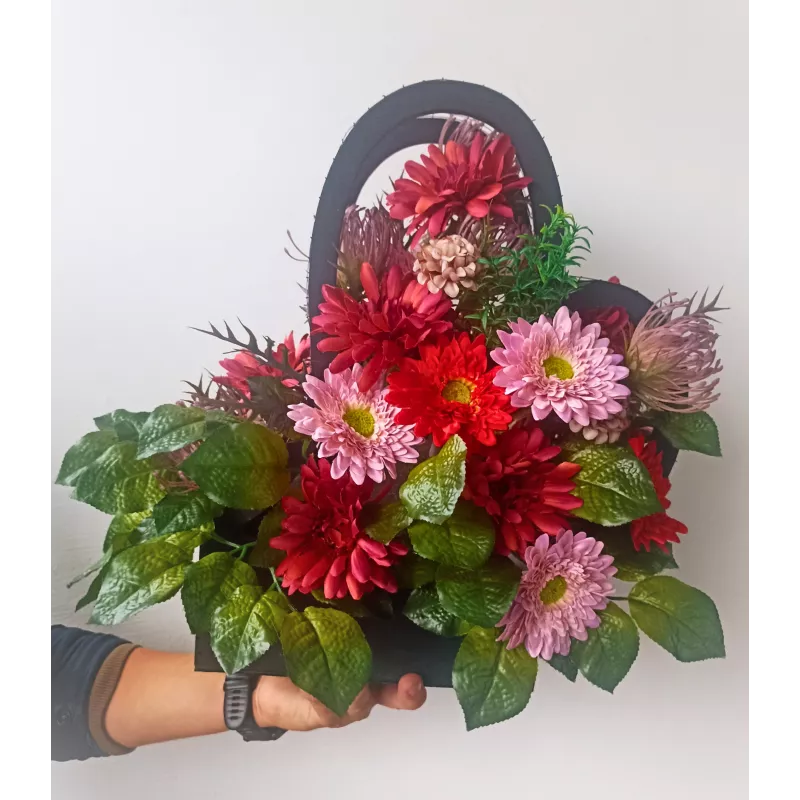 Stroik nagrobny SERCE stabilizowany czarne drewno sztuczne kwiaty Handmade