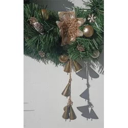 Wieniec bożonarodzeniowy 45 cm na drzwi – złoty, z dzwonkami, szyszki, rękodzieło