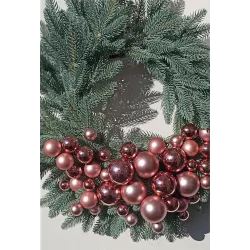 Bożonarodzeniowy wieniec na drzwi z różowymi bombkami rose gold DUŻY