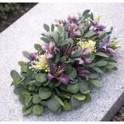 Wiązanka pogrzebowa fioletowa z eukaliptusem – na grób, cmentarz