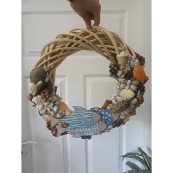 Wieniec rattanowy na drzwi z naturalnych muszli duży 40cm